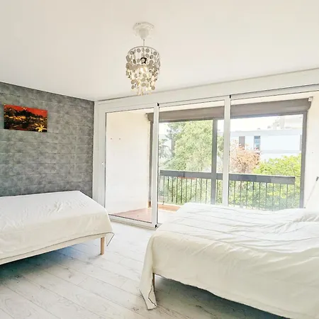 Apartment Spacieux Condorcet, Proche Commodites *